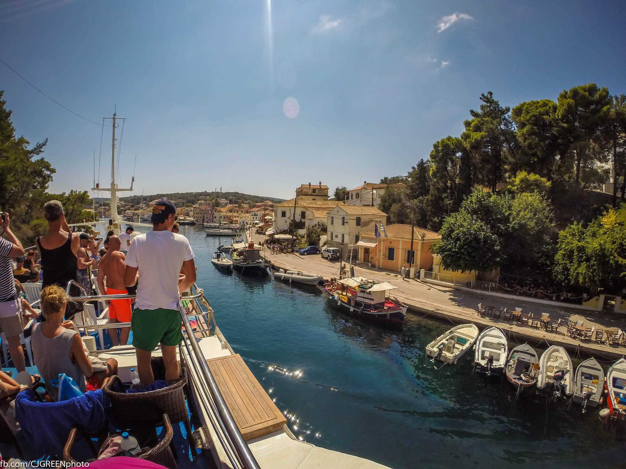 sightseeing boat tour