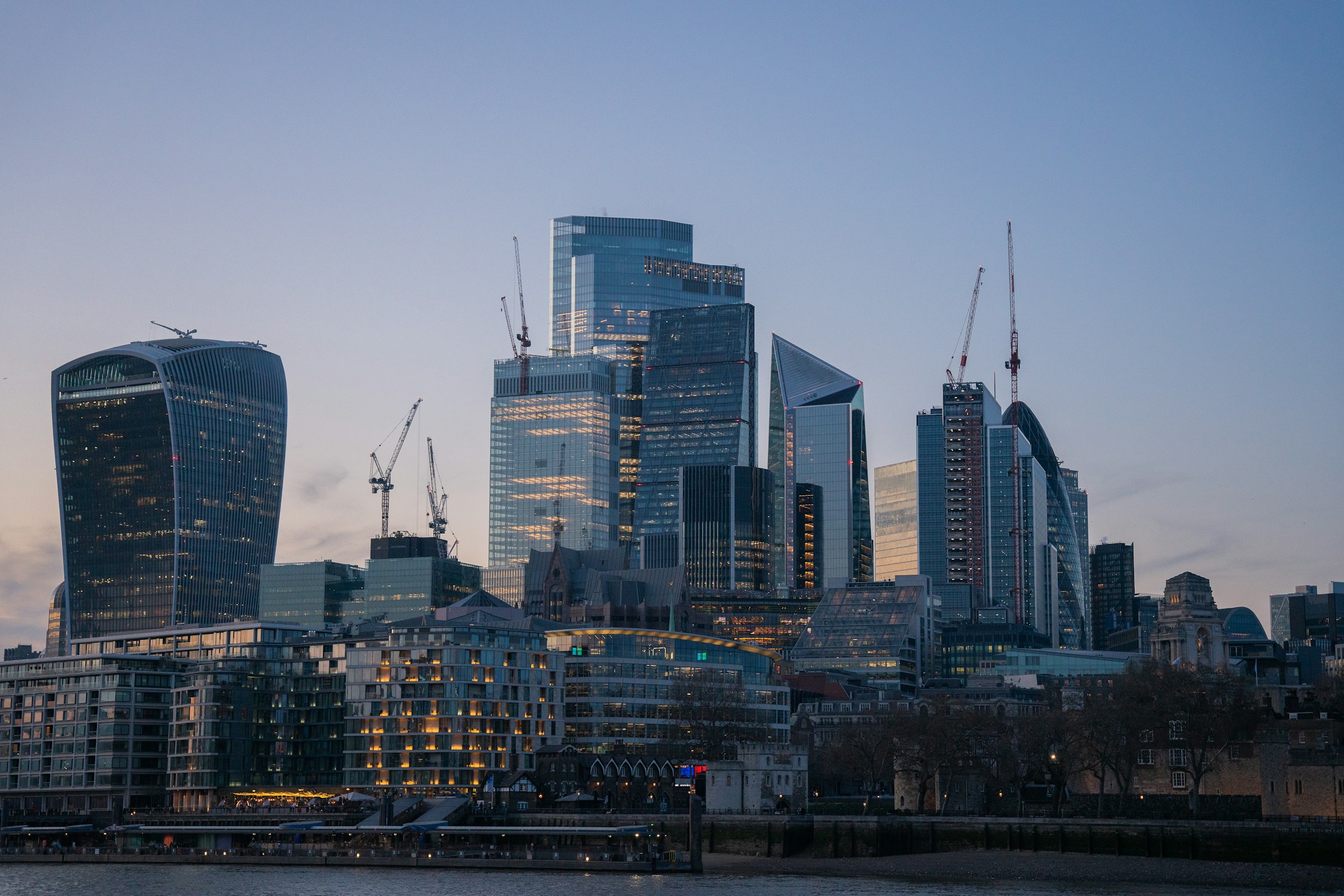 Walking through areas such as the City, Canary Wharf, and the South Bank reveals why London remains one of the world’s most influential economic capitals.
