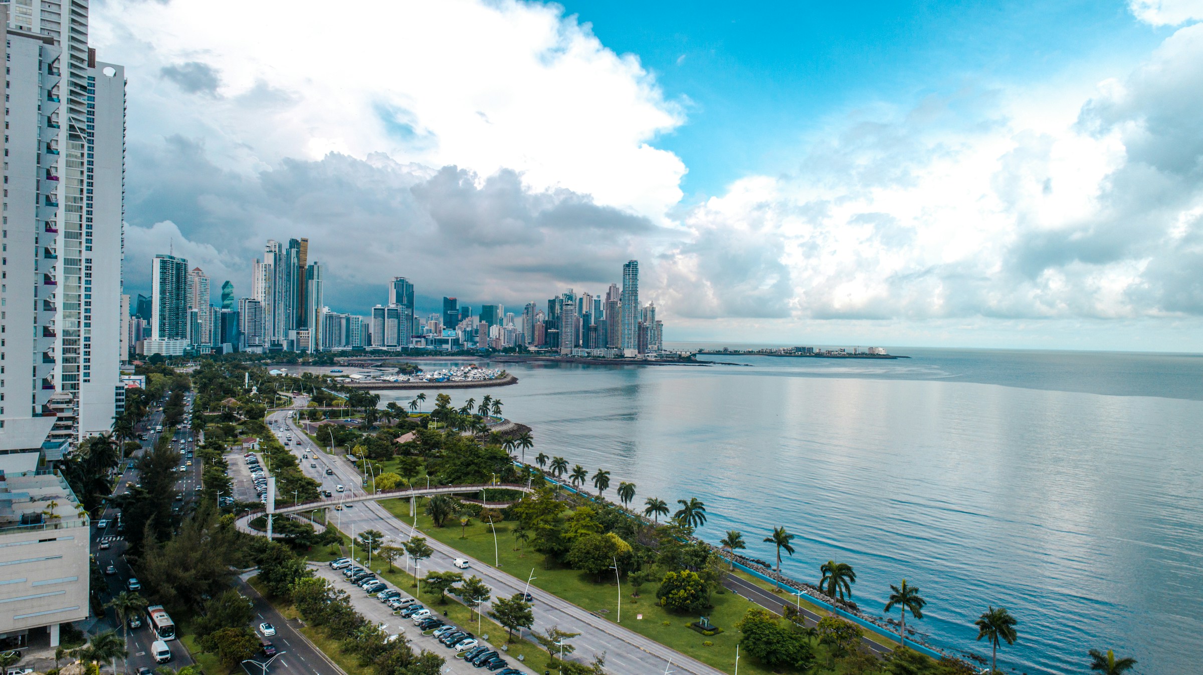 Despite the powerful 7.7 magnitude earthquake that shook Panama, the iconic buildings in the capital have escaped without serious structural damage.